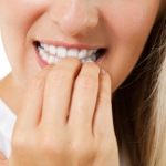 Dentistas em Santos - Thumb - Bruxismo, chupar o dedo, roer unha... Conheça os hábitos nocivos para os nossos dentes!